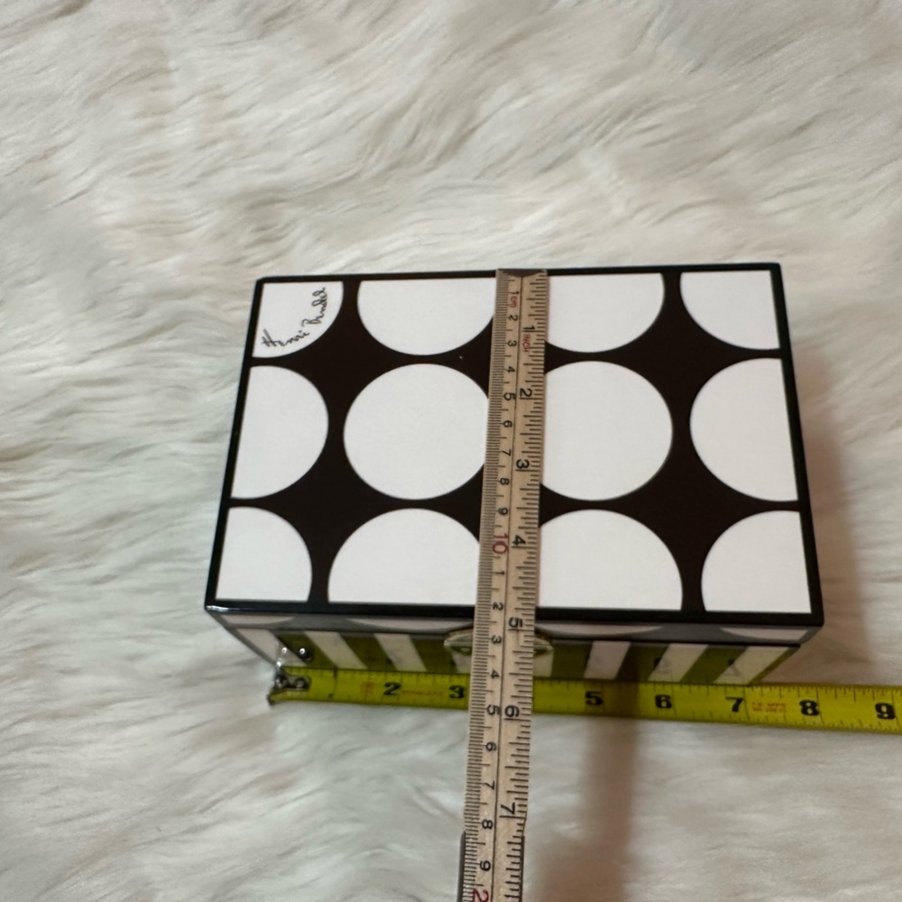 HENRI BENDEL BROWN AND WHITE STRIPES AND SPOTS “HOT FOR DOTS” LAQUER JEWELY BOX - Picture 5 of 14
